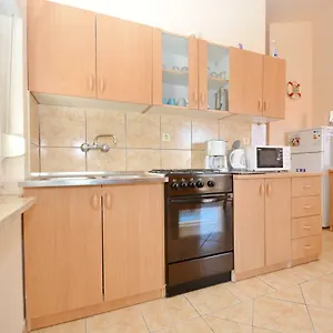 Stefi Apartment Vir